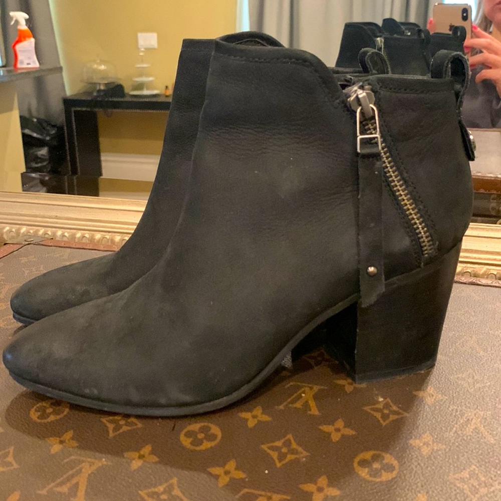 Cute Steve Madden Black Booties
